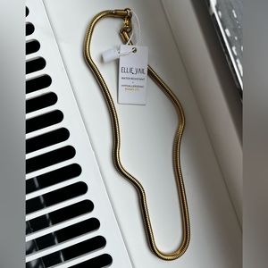 Ellie Vail - Candice Round Snake Chain Necklace